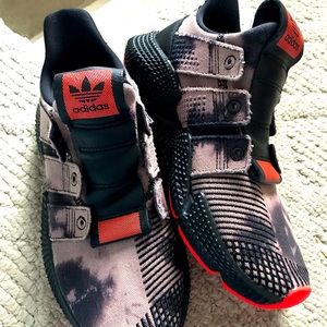 Adidas prohere sneakers